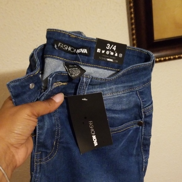Fashion Nova jeans - Picture 4 of 5